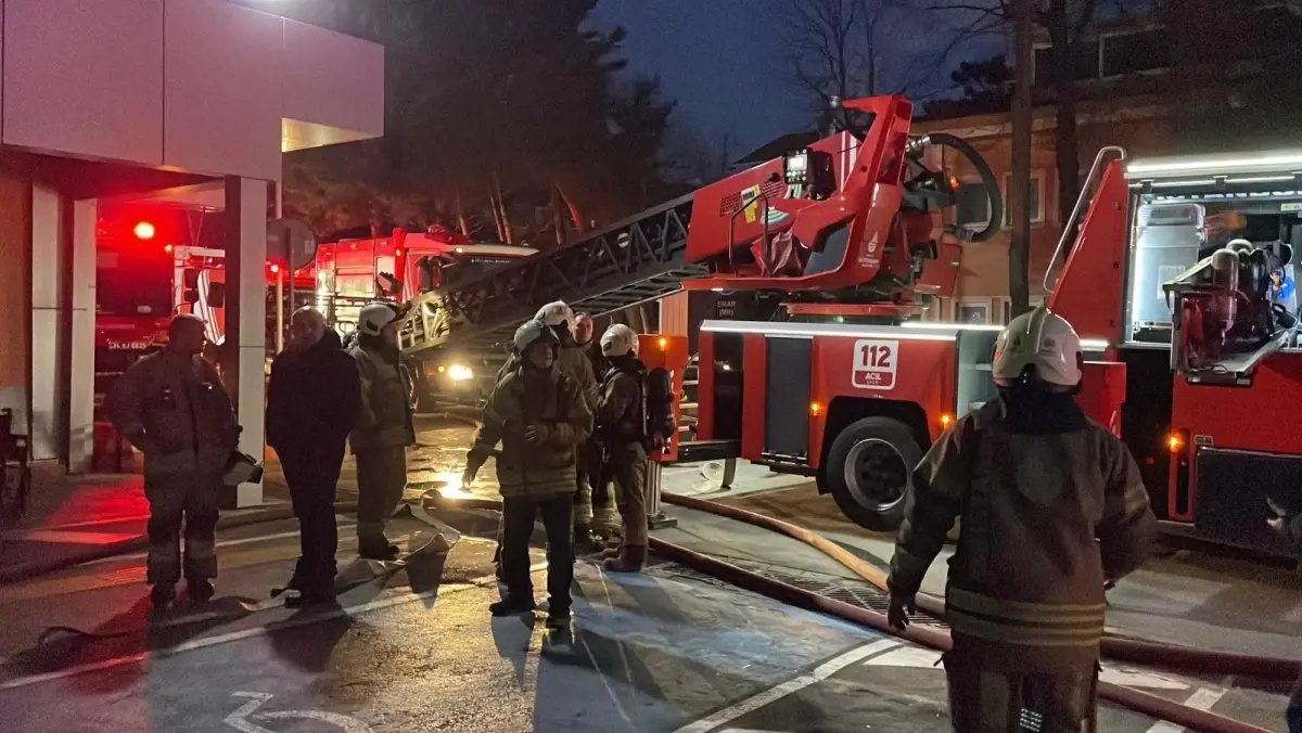 Sarıyer'de Baltalimanı Kemik Hastanesi'nde çıkan yangın söndürüldü