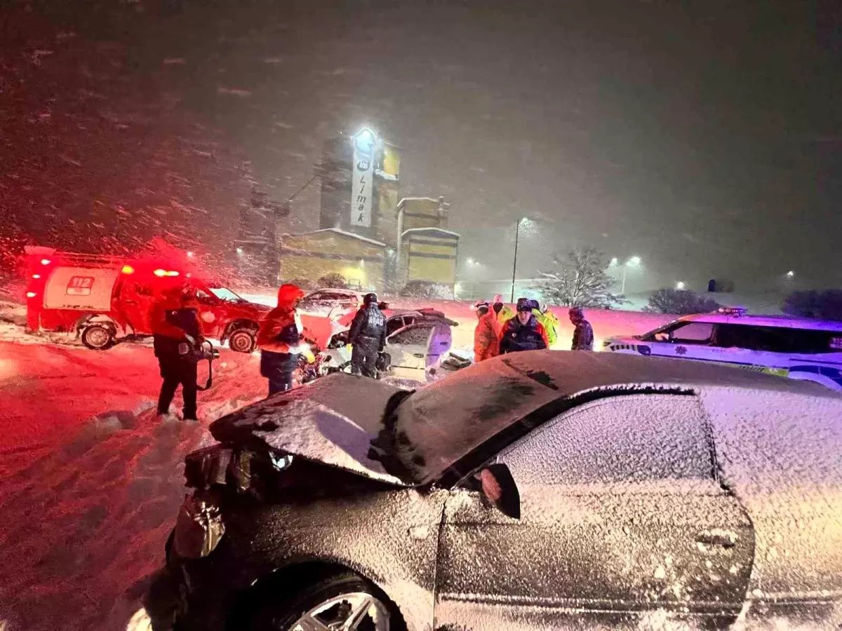 Bitlis'te trafik kazası: 2'si çocuk 7 kişi yaralandı