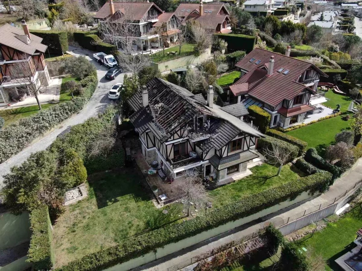 Oyuncu Aslıhan Karalar ölümden döndü: Lüks villadaki yangın havadan görüntülendi