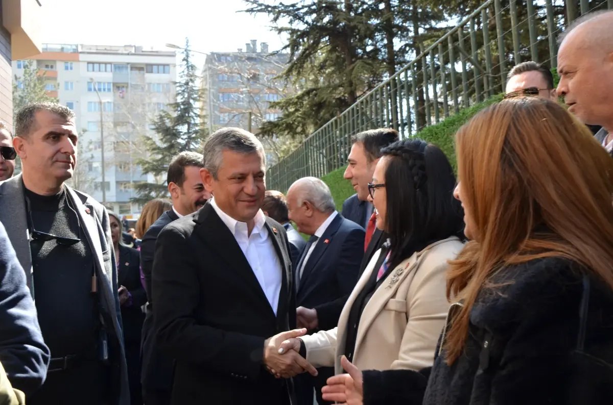 Özgür Özel: İktidarımızda esnafın da emeklinin de yüzü gülecek