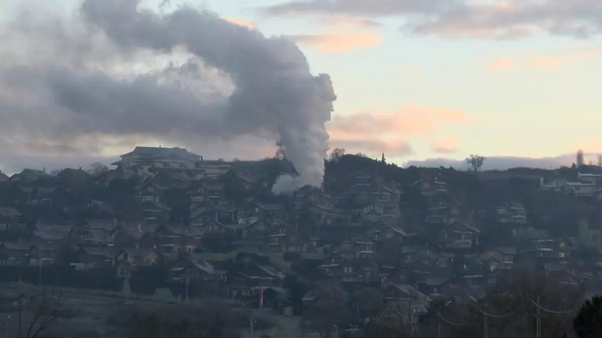 Beykoz'da 3 Katlı Villada Yangın Çıktı