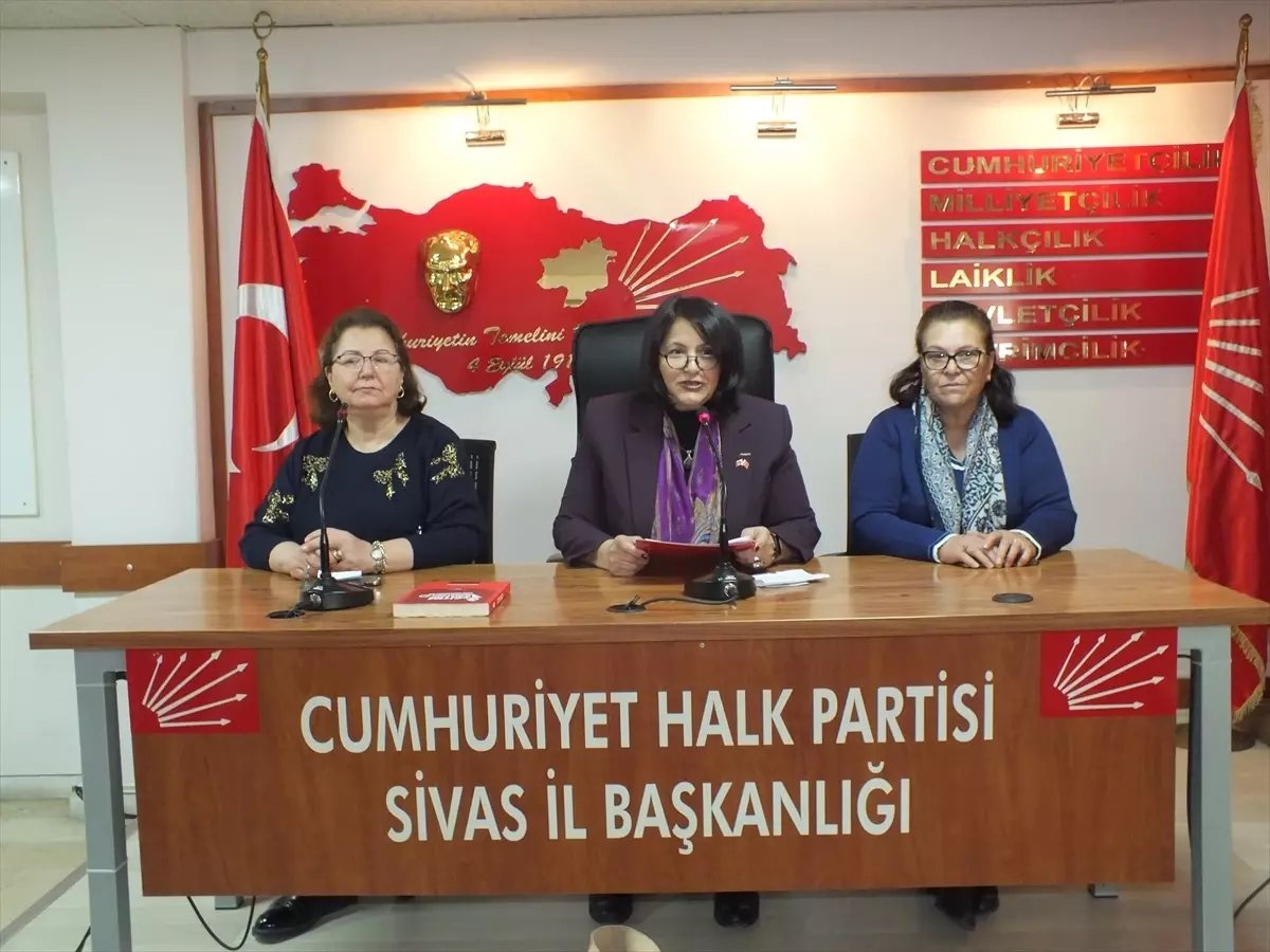 CHP Sivas Kadın Kolları Başkanı Korkmaz 8 Mart Dünya Kadınlar Günü'nü kutladı