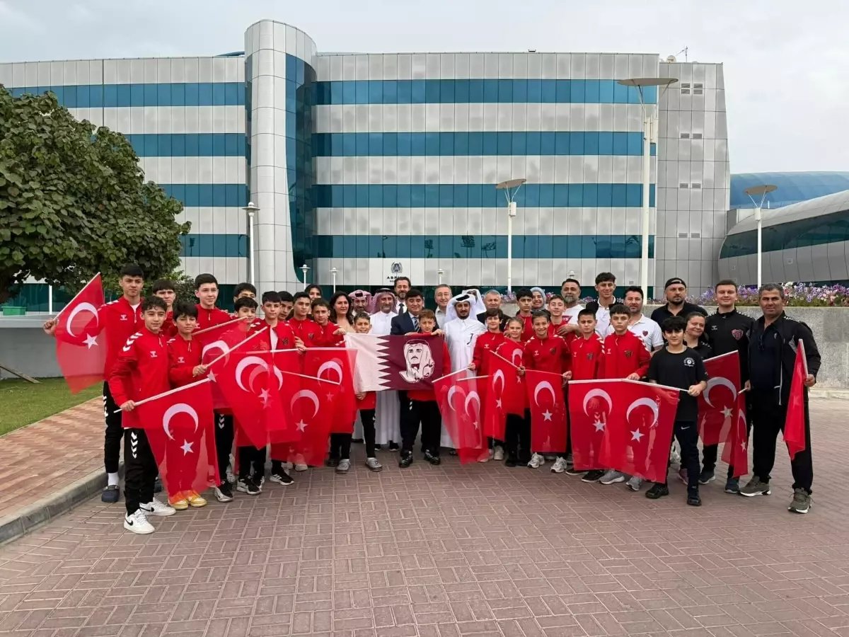 Katar'da mahsur kalan sporcular Türkiye'ye dönüş yoluna geçti