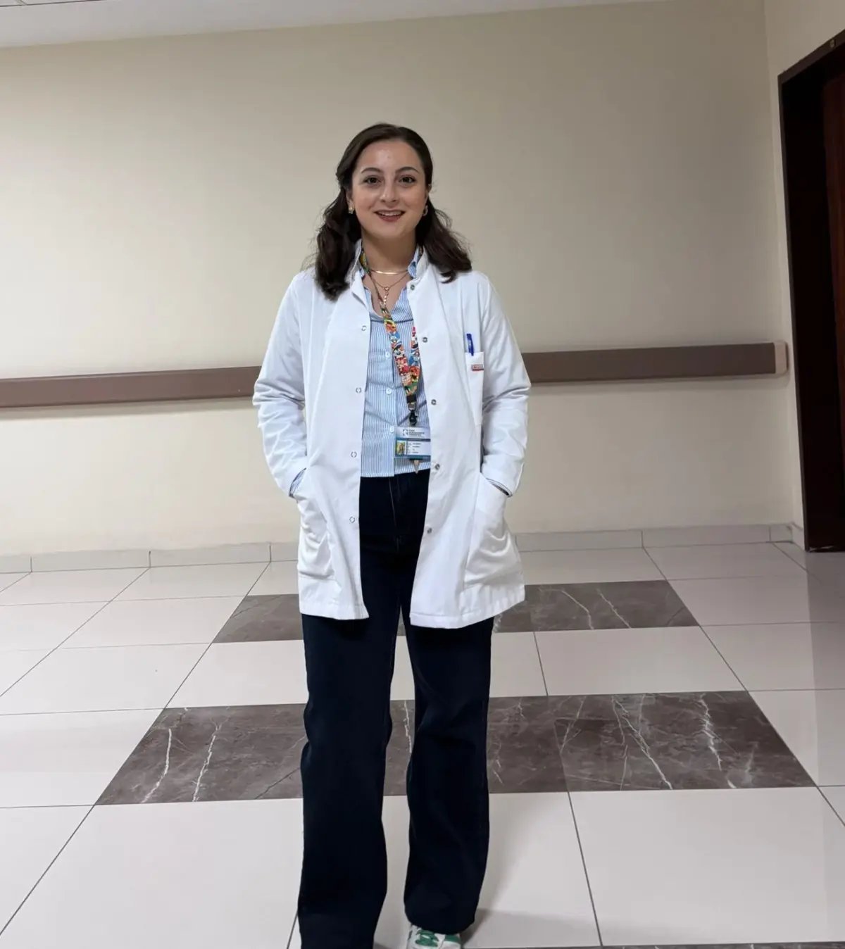 Işıl, kanserden hayatını kaybeden babasından etkilenip tıp okuyor