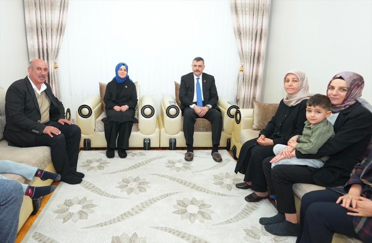 İçişleri Bakanı Çiftçi, iftarda şehit ailesi ile bir araya geldi