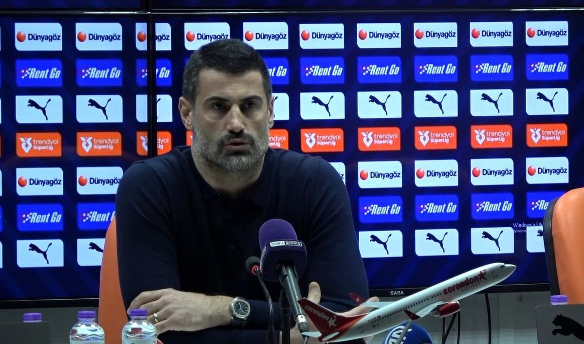 Volkan Demirel: "Başta kalecim olmak üzere bütün oyuncularını tebrik ediyorum"