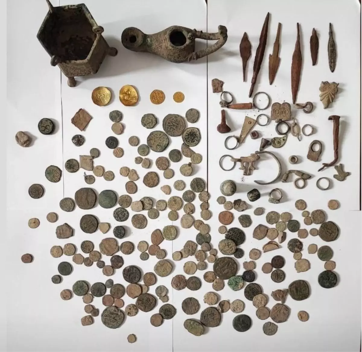 Gaziantep'te tarihi eser operasyonu: 179 sikke ve 29 obje ele geçirildi