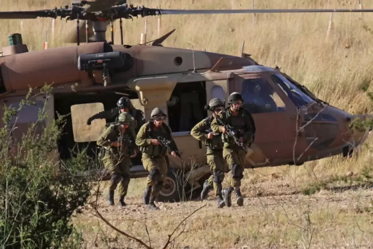 İsrail ülkeye sızmaya çalıştı, helikopteri düşürüldü! Onlarca ölü var