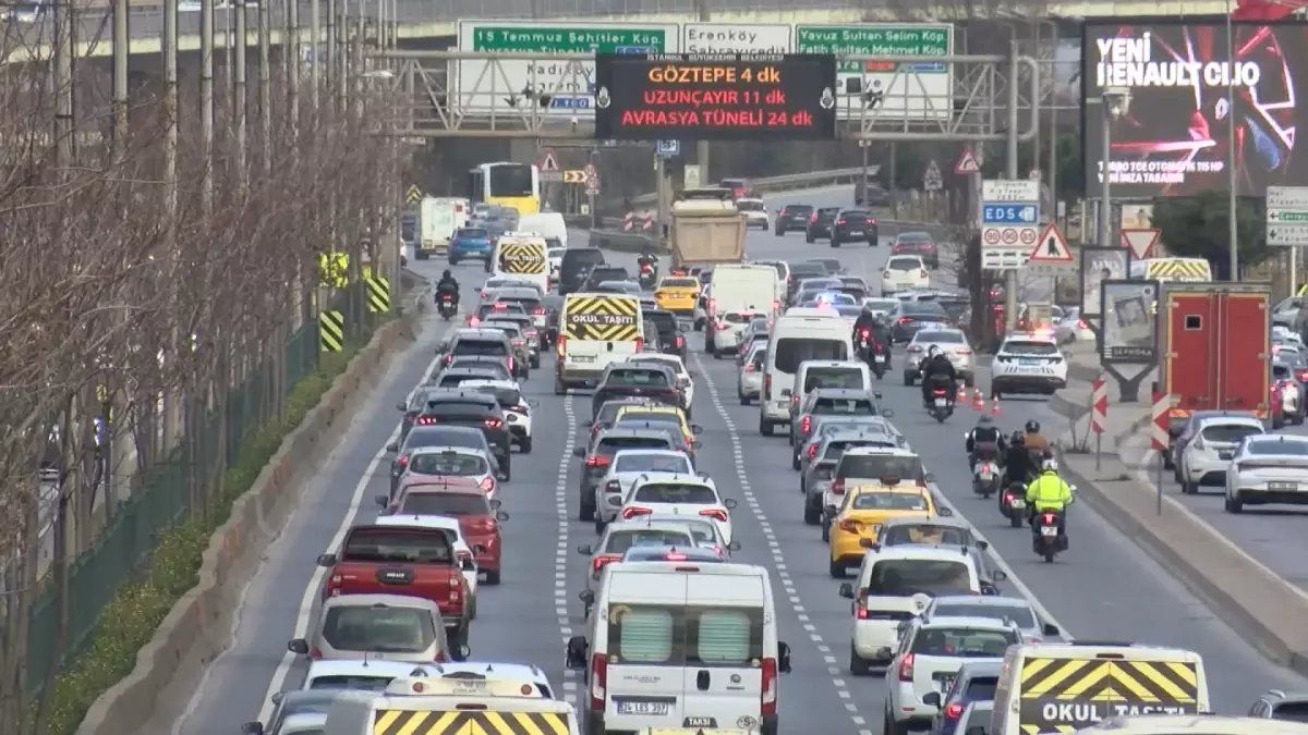 İstanbul'da trafik yoğunluğu arttı