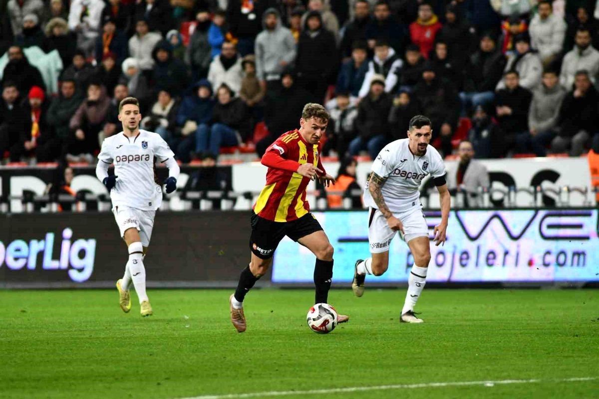 Trendyol Süper Lig: Kayserispor: 1 Trabzonspor: 3 (Maç sonucu)