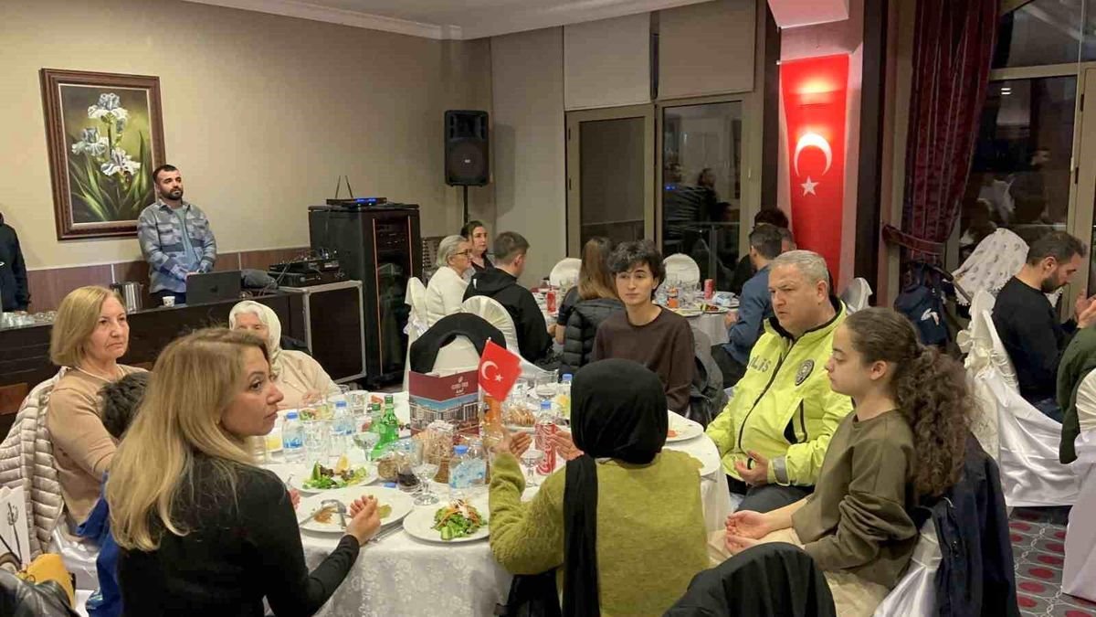 Marmaris İlçe Emniyet Müdürlüğü iftar sofrasını gazi ve şehit yakınları ile paylaştı