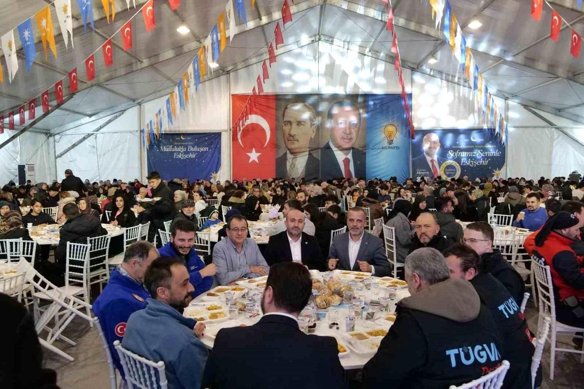 Arama kurtarma ekipleri iftar çadırında ağırlandı