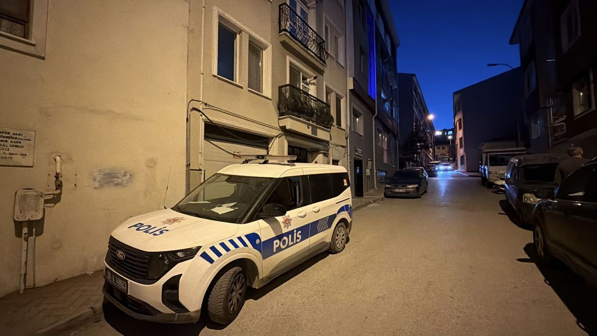 Eskişehir'de Emekli Okul Müdürü Yalnız Yaşadığı Evde Ölü Bulundu