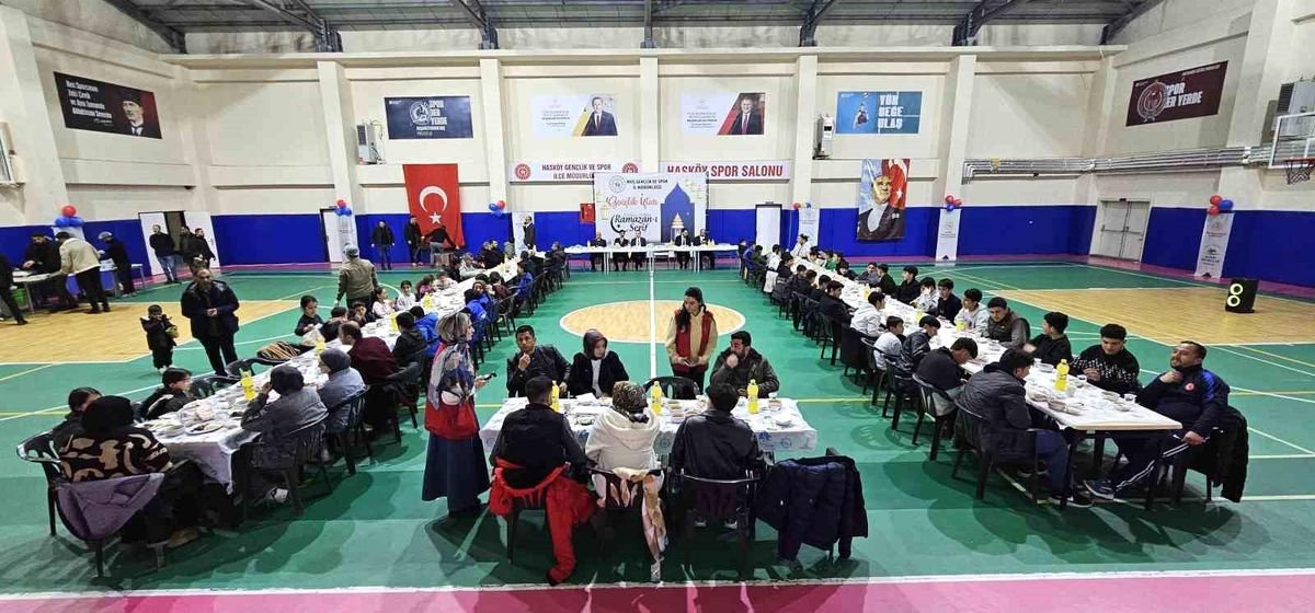 Hasköy'de gençler iftar programında buluştu