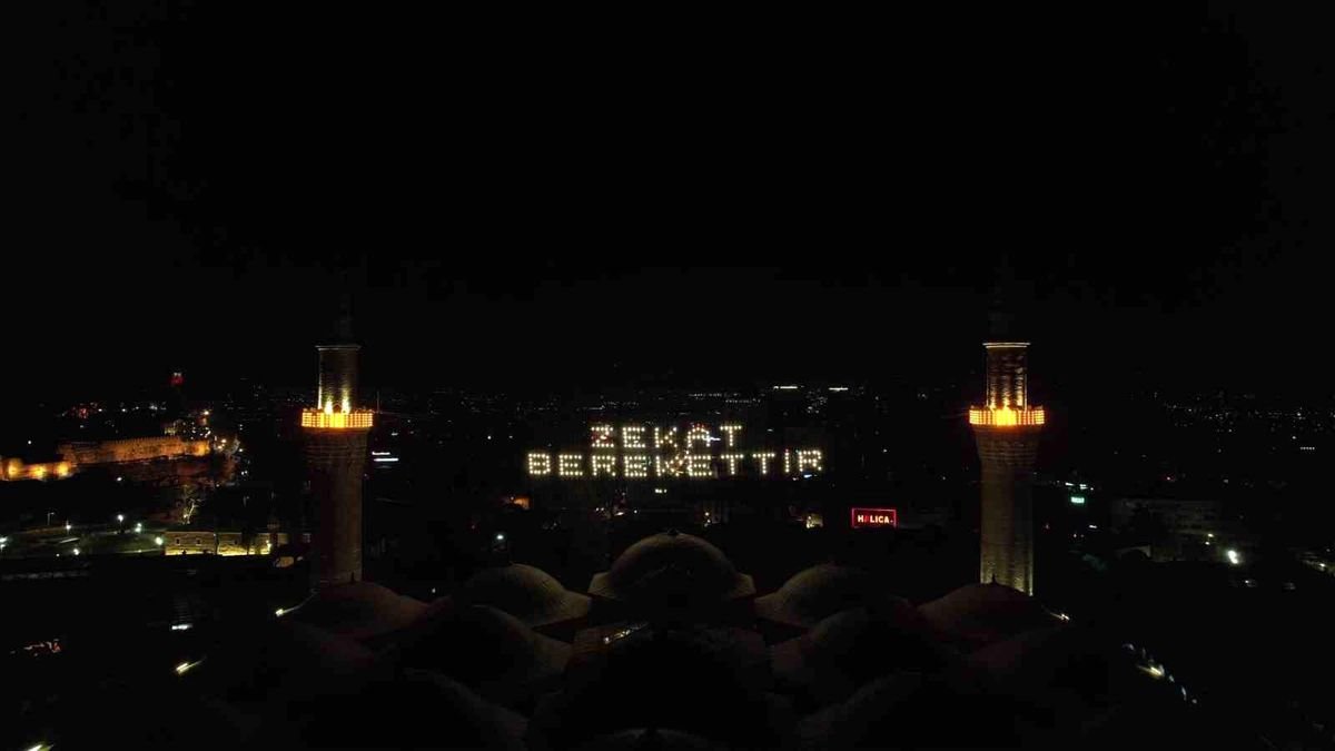 Ulucami'nin yeni mahyası Uludağ'dan görülüyor