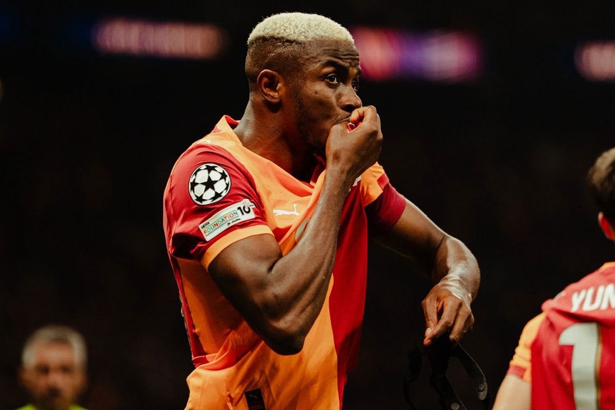 Galatasaray taraftarından Victor Osimhen'e özel koreografi