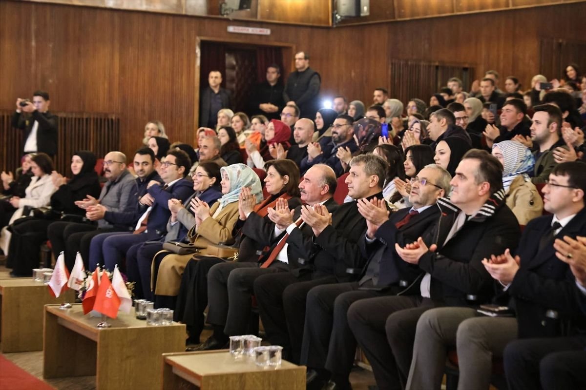 Çorum'da musiki sınıfı öğrencileri "Maarifin Kalbinde Ramazan" programında konser verdi