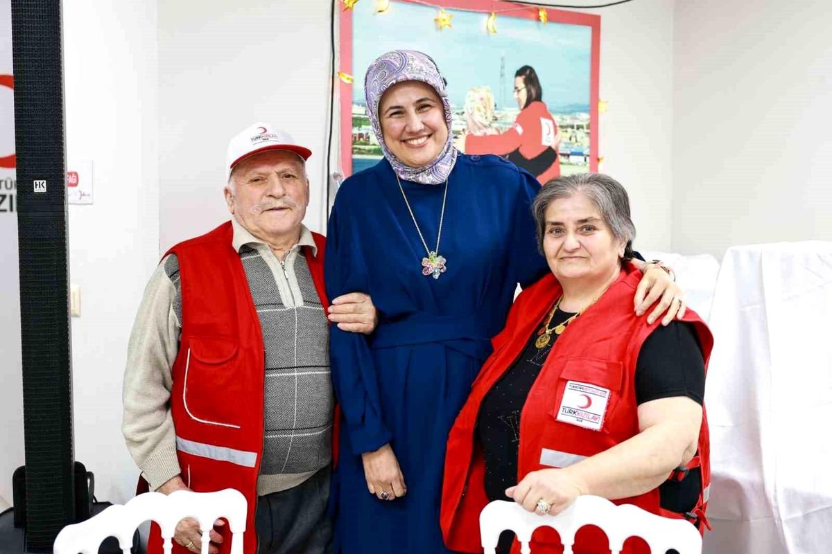 Türk Kızılay, huzurevi sakinleriyle iftarda buluştu