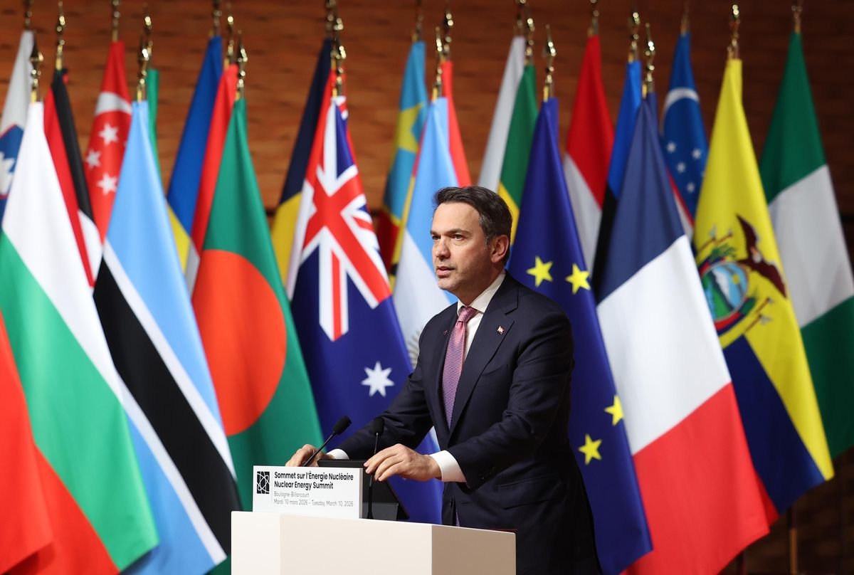 Bakan Bayraktar, Paris'te 2'nci Nükleer Enerji Zirvesi'ne katıldı