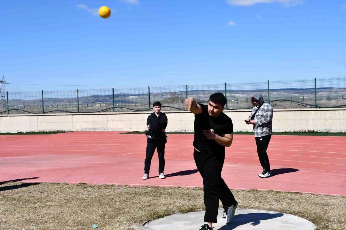 Okul Sporları Atletizm Müsabakaları tamamlandı