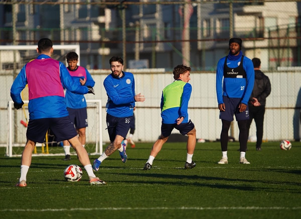 Çaykur Rizespor, Trabzonspor maçının hazırlıklarına başladı