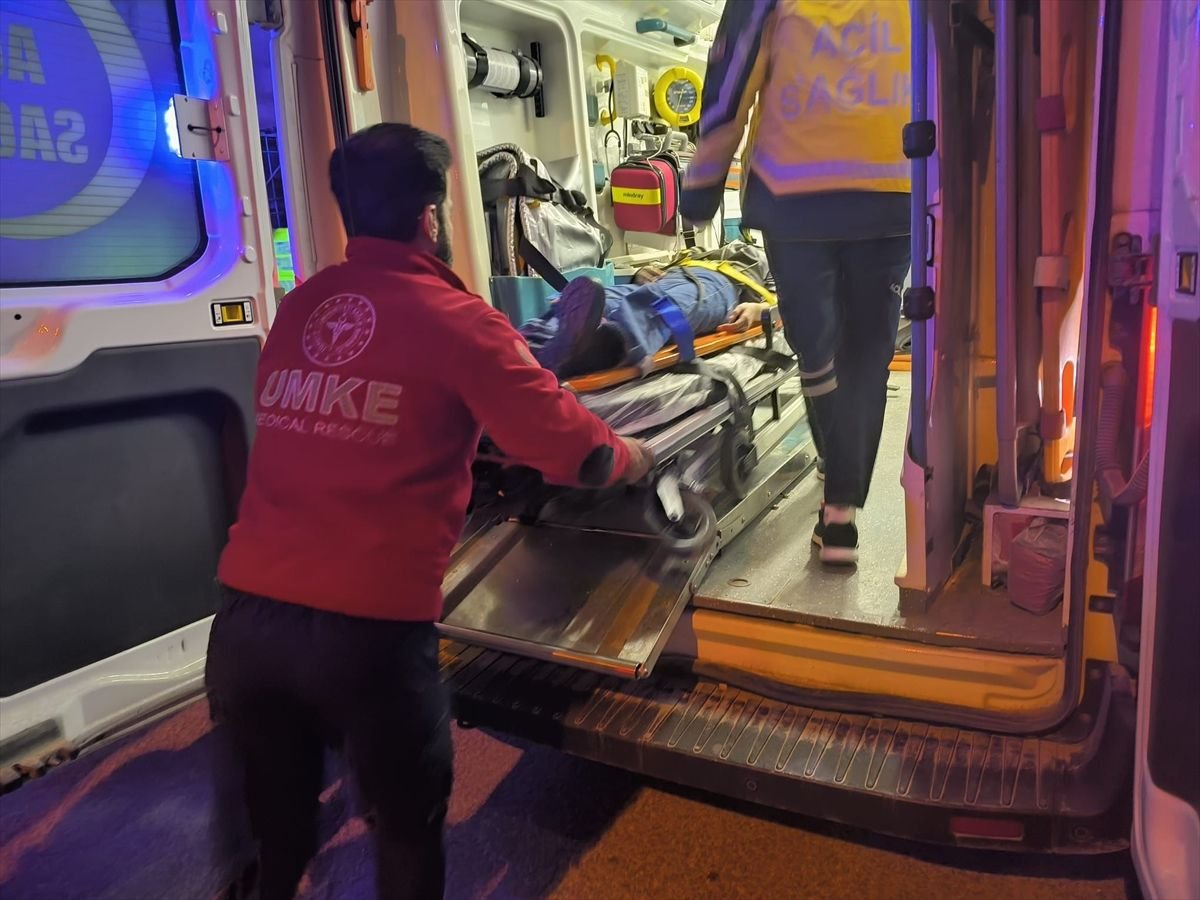 Mardin'de otomobilin çarptığı 3 yaya yaralandı