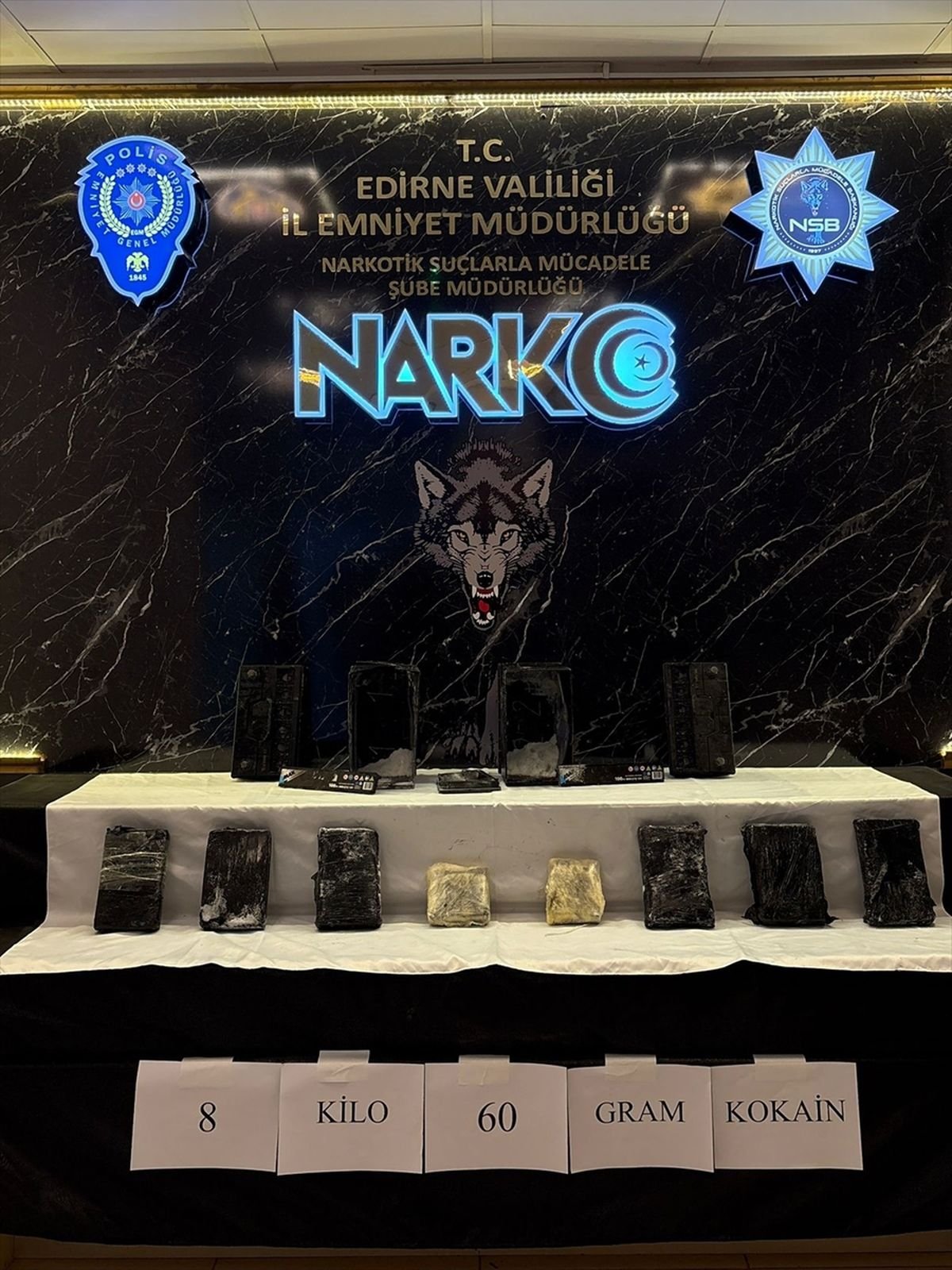 Edirne'de bir araçta 8 kilo 60 gram kokain ele geçirildi