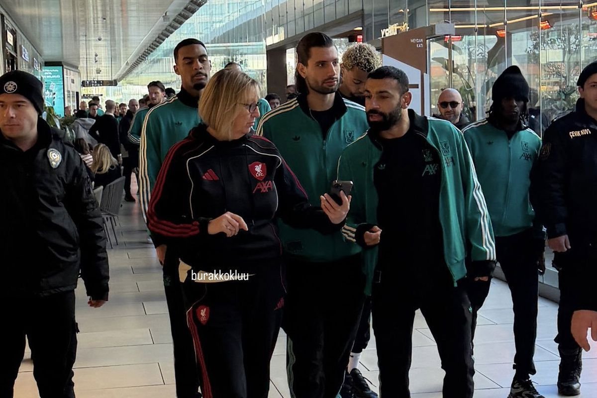 Liverpool oyuncuları Galatasaray maçı öncesi AVM gezdi