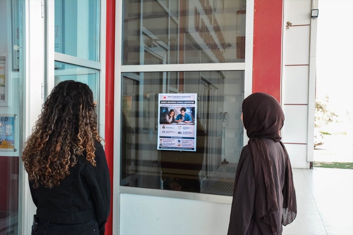 Aydın'da üniversite öğrencileri IBAN dolandırıcılığına karşı bilgilendirildi