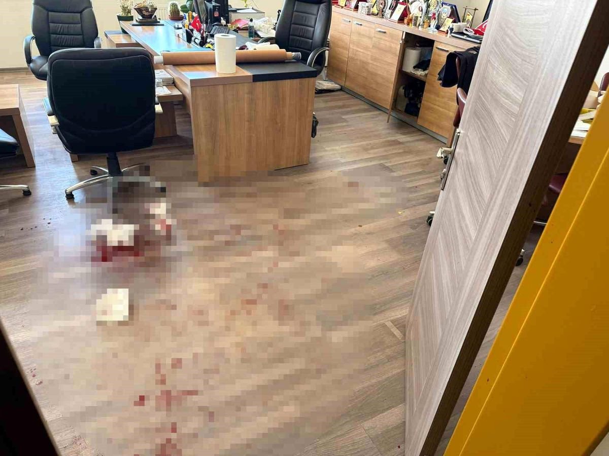 Yozgat'ta öğrenci yakını, okul müdürünü darbetti