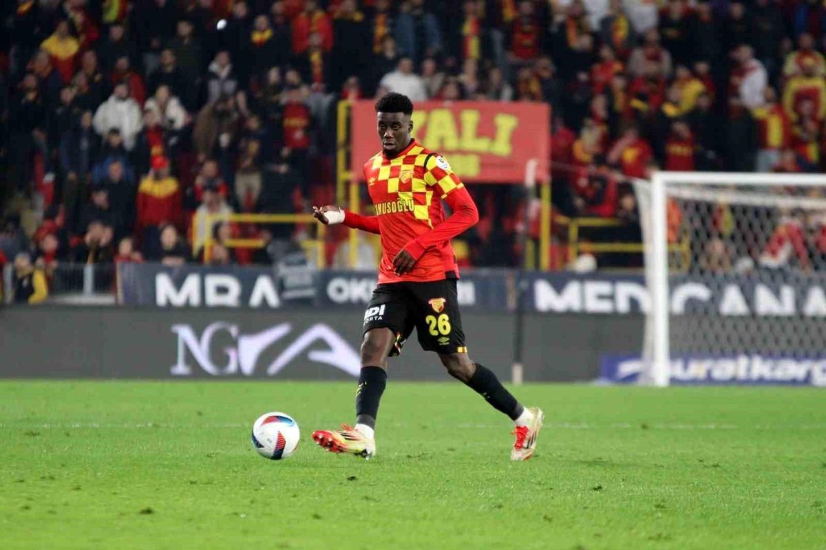 Göztepe'de sakatlığını atlatan Bokele takımla çalışmalara başladı