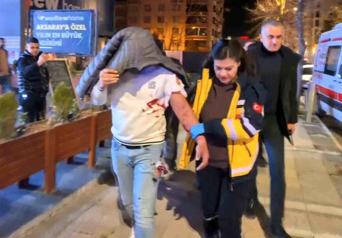 Kafedeki tartışma bıçaklı kavgaya dönüştü: 1 yaralı