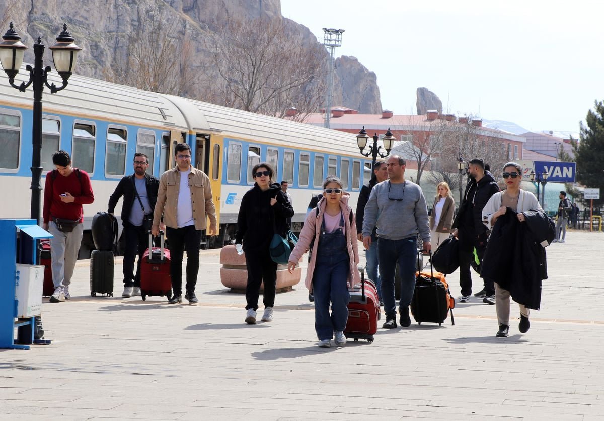 İran'a saldırı Van turizmini etkiledi; otellerdeki doluluk yüzde 10'a düştü