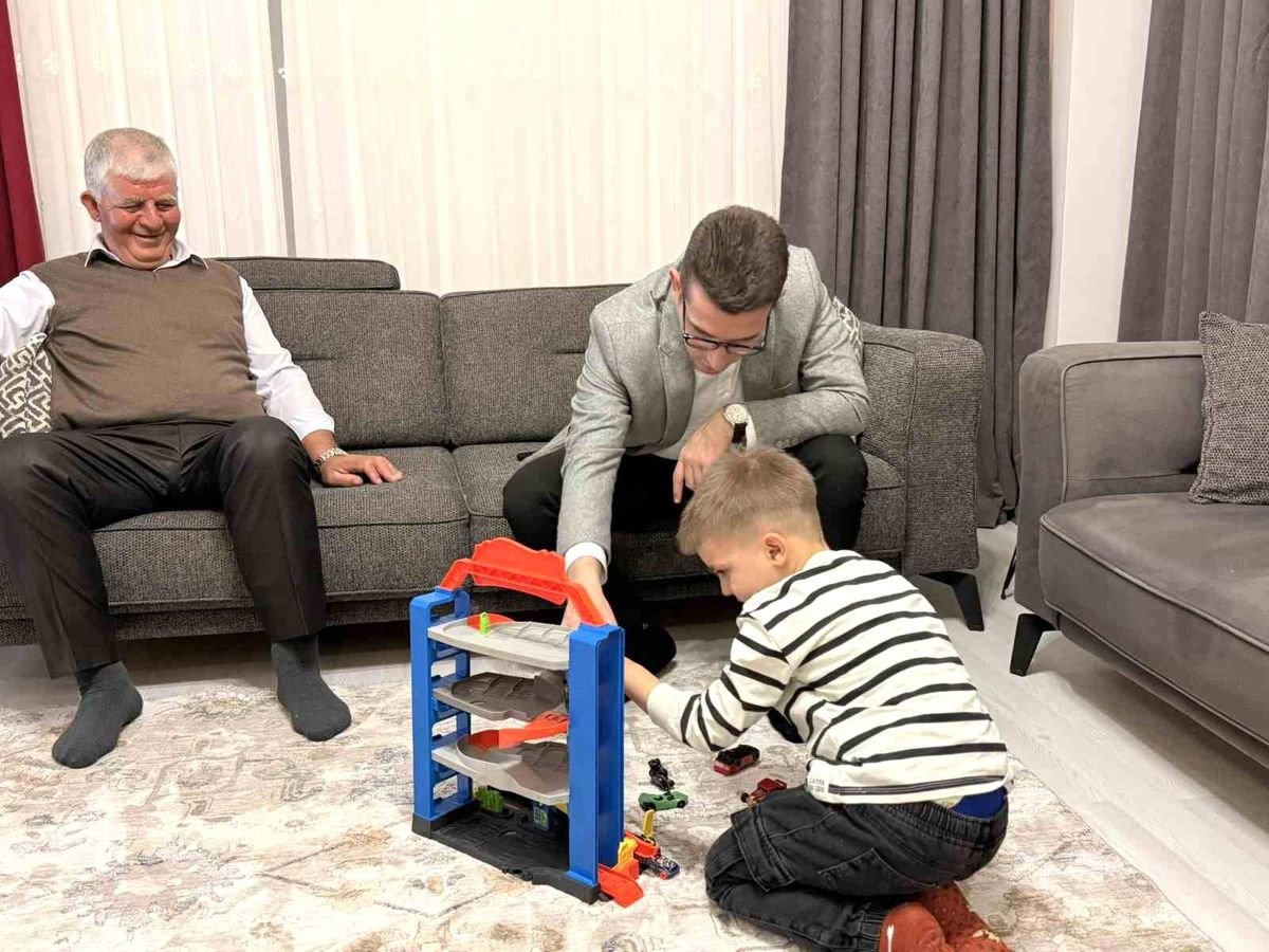 Kaymakam Kaptanoğlu Mardin'de şehit düşen Ergin'in ailesiyle iftar sofrasında buluştu