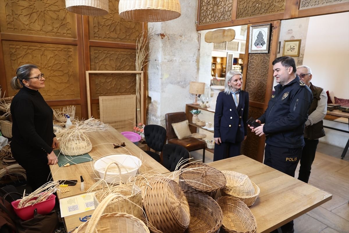 Edirne Emniyet Müdürü Ayhan, Rumeli Kültür ve Sanat Akademisi'ni ziyaret etti