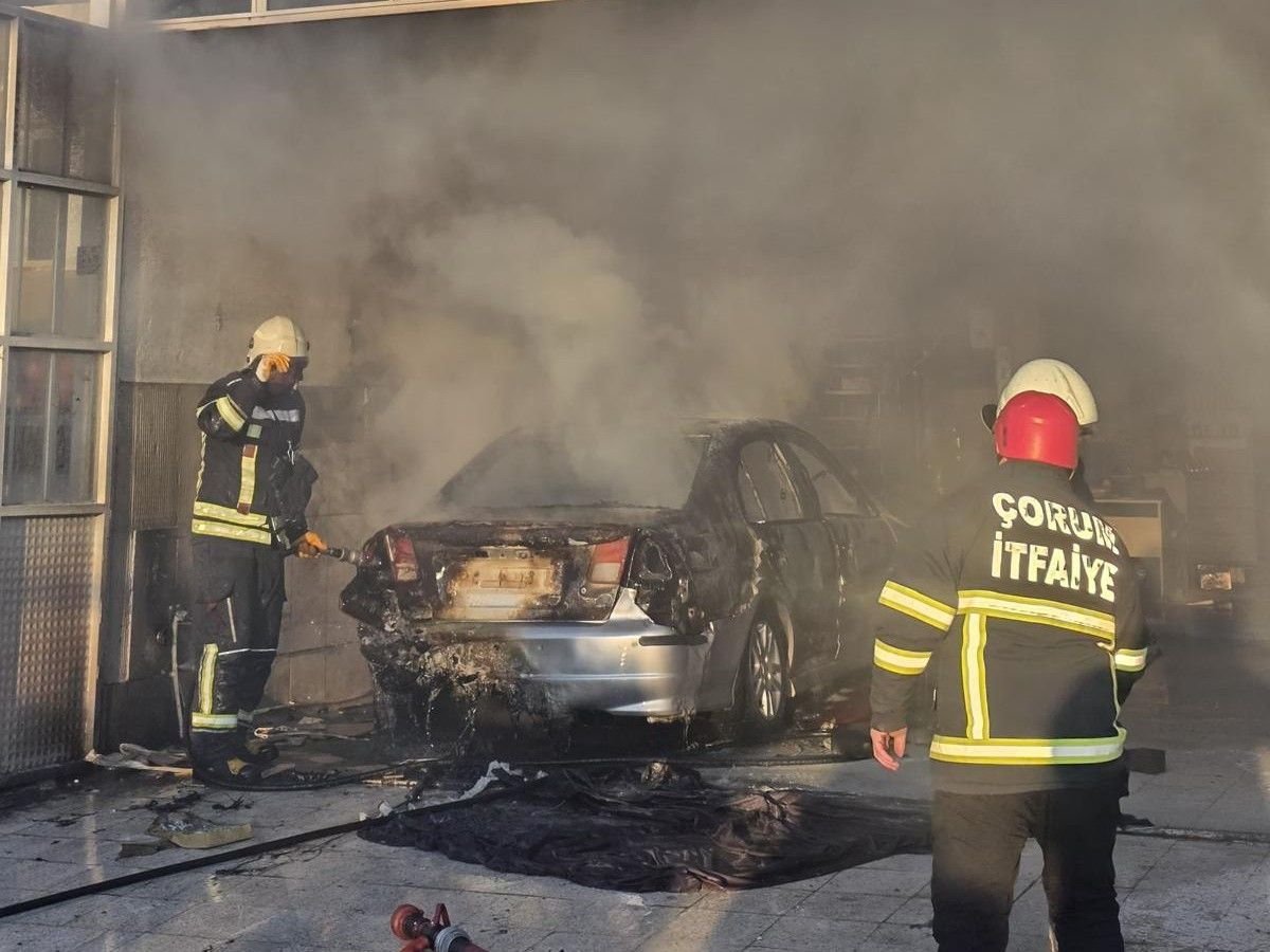 Otomobil tamir sırasında yandı; 3 işçi yaralı