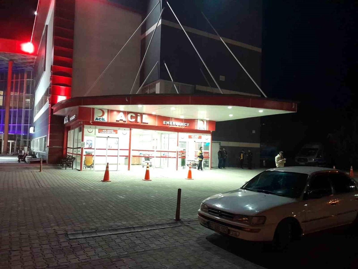 Karapınar'da karşıdan karşıya geçen yayaya çekici çarptı