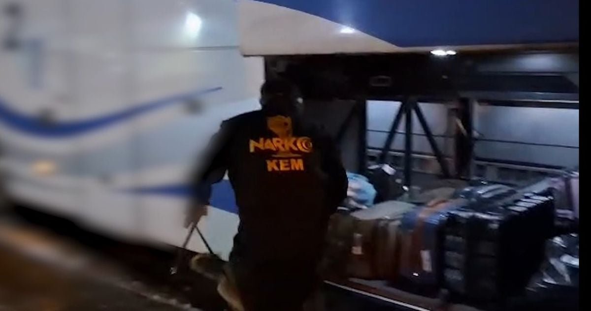 Yolcunun valizinden 4 kilo uyuşturucu çıktı