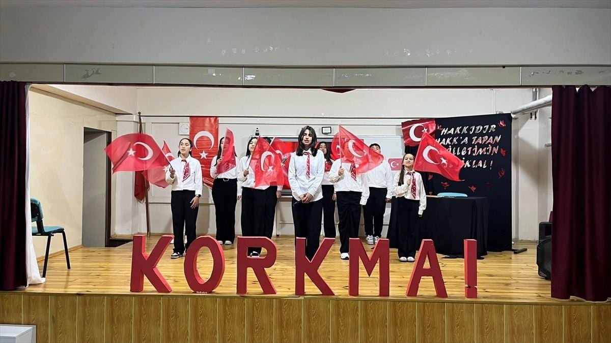 Salıpazarı'nda İstiklal Marşı'nın kabulünün 105. yıl dönümü kutlandı