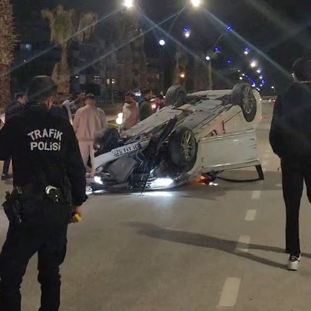 İskenderun'da Motosikletle Çarpışan Otomobil Takla Attı: Yaralılar Var
