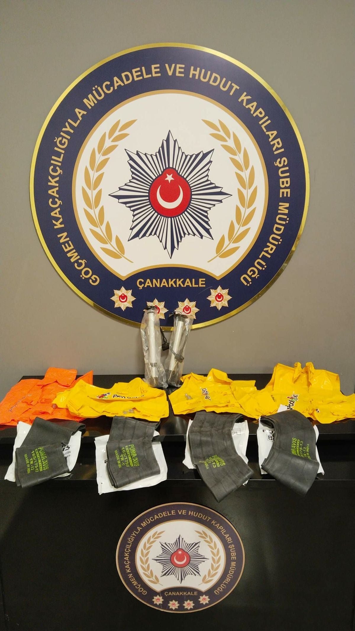 Çanakkale'de 23 kaçak göçmen yakalandı, 3 organizatör tutuklandı