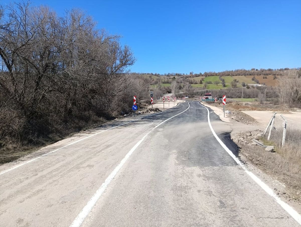 İskilip'te köprü ayağı yıkılan yolda yapılan servis yolu tamamlandı