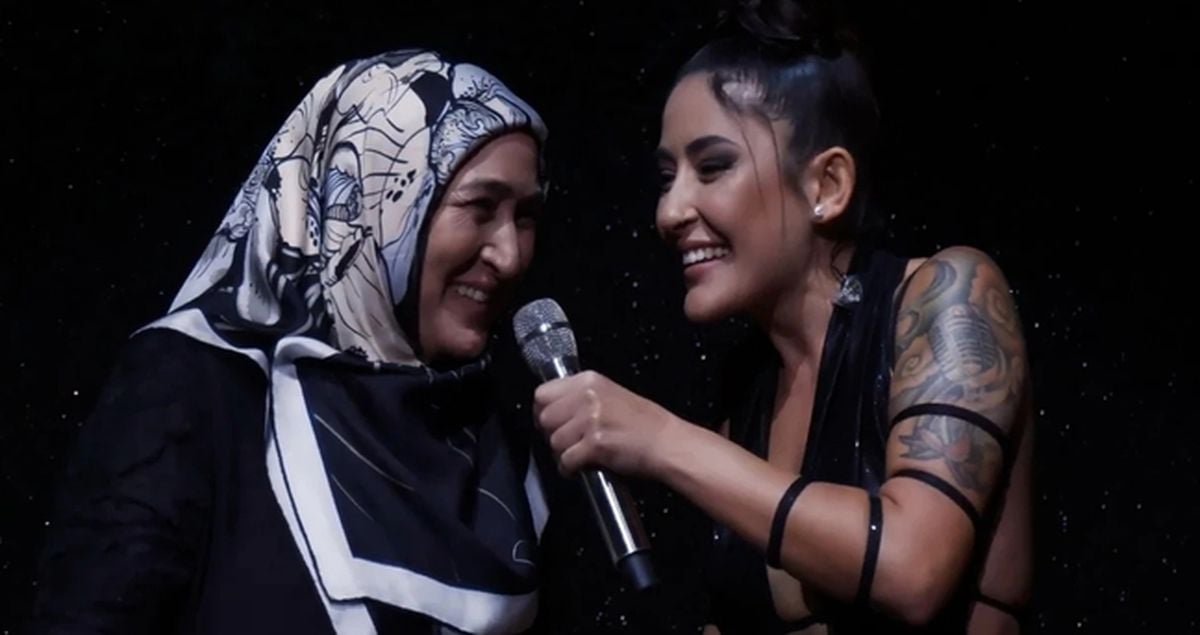 Melek Mosso'nun annesi kimdir? Melek Mosso'nun annesi kaç yaşında, nereli?