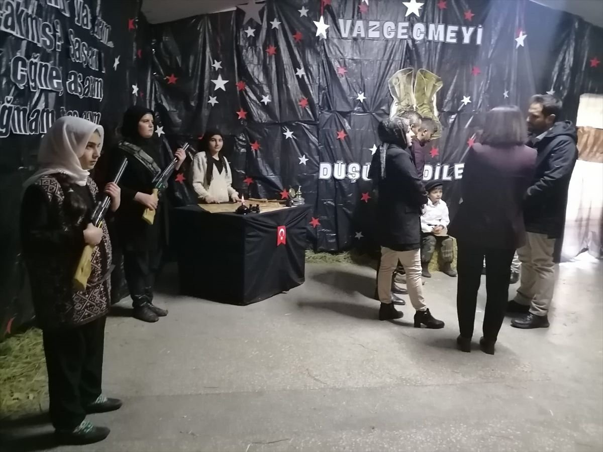 Erzurum'da öğrencilere "Canlı Müze" ile tarih bilinci aşılanıyor