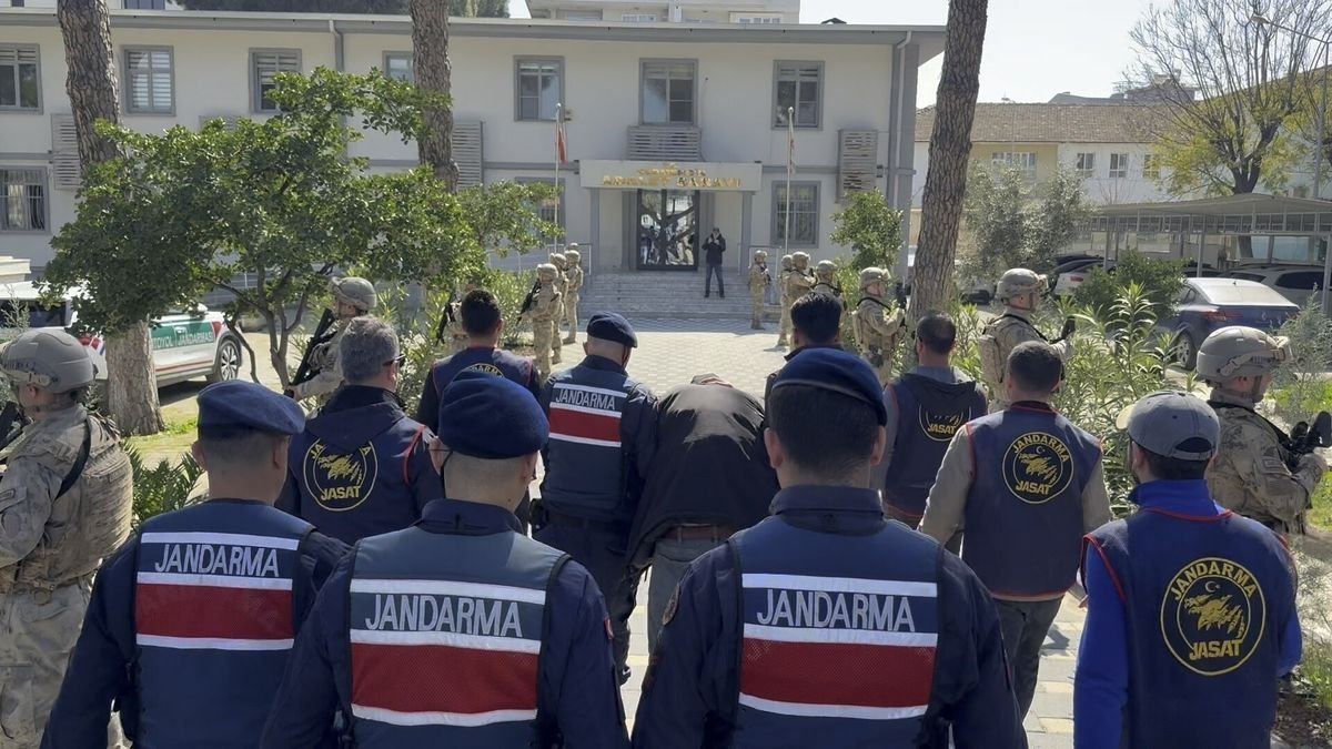 Aydın'da annesini arazi anlaşmazlığı nedeniyle öldüren oğlu tutuklandı