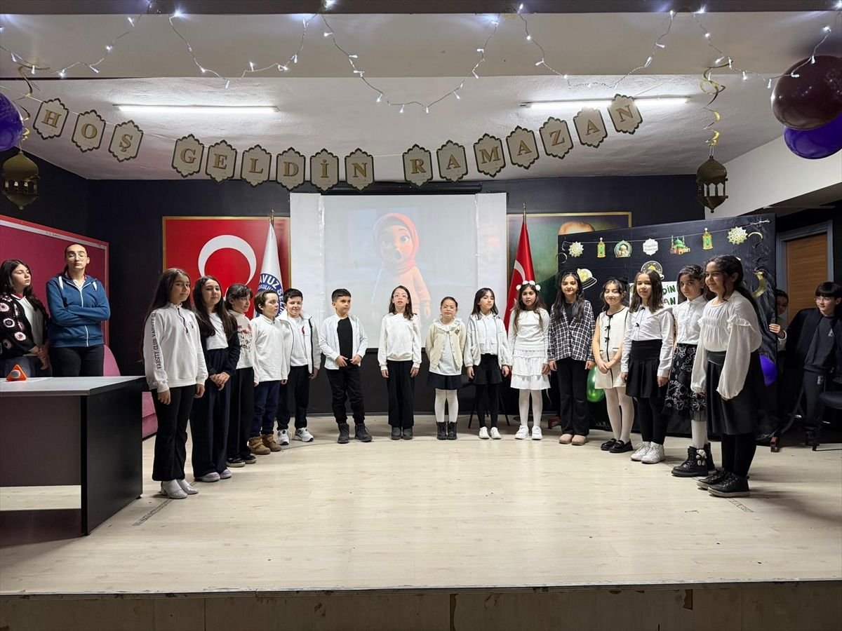 Sivas Yavuz Selim İlk ve Ortaokulu'nda geleneksel ramazan şenliği yapıldı