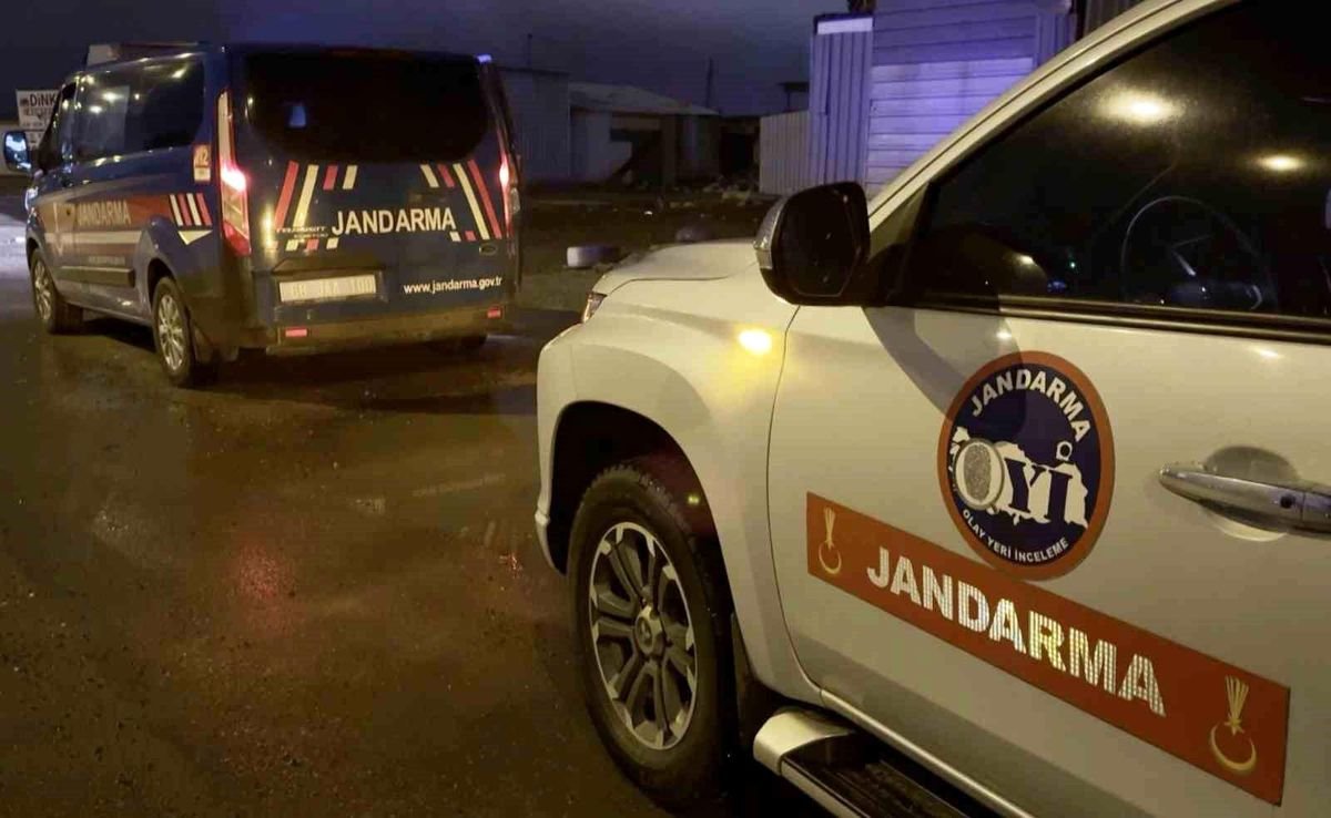 Aksaray'da 3 çocuk 1 genci darp edip bıçakla ağır yaraladı: 1 tutuklama