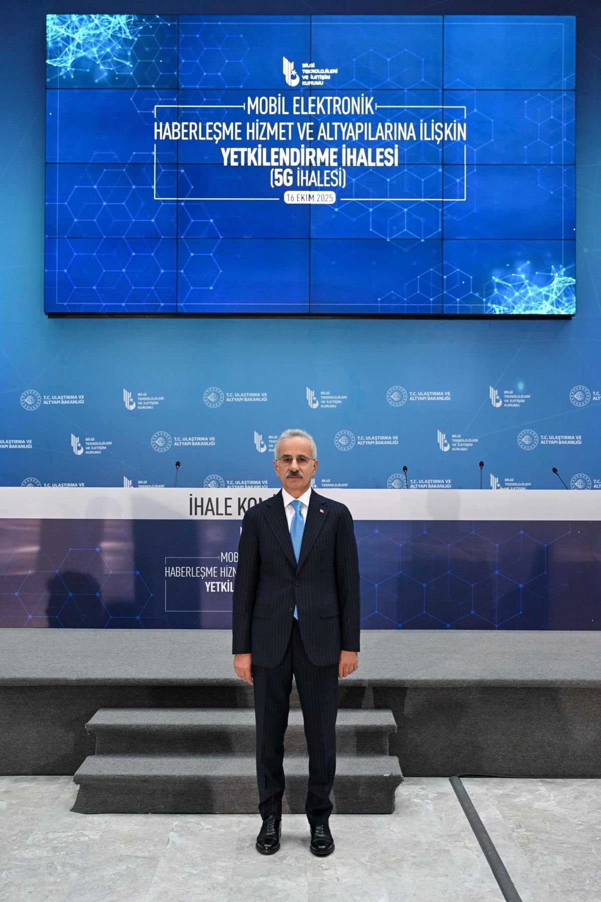 Bakan Uraloğlu: 5G hizmetlerini 2 yıl içinde ülkemizin her noktasında hizmete sunmayı hedefliyoruz