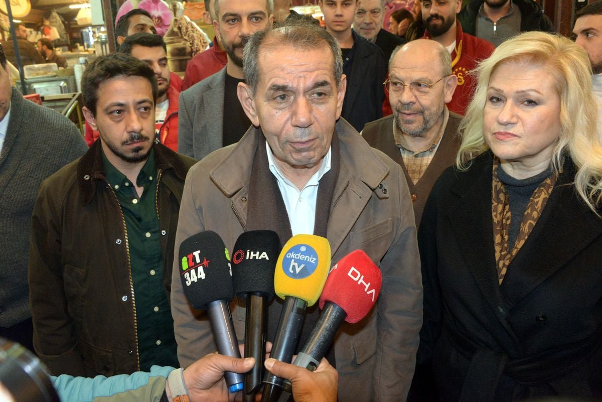 Galatasaray Başkanı Dursun Özbek, Kahramanmaraş'ta depremzedelerle iftarda buluştu