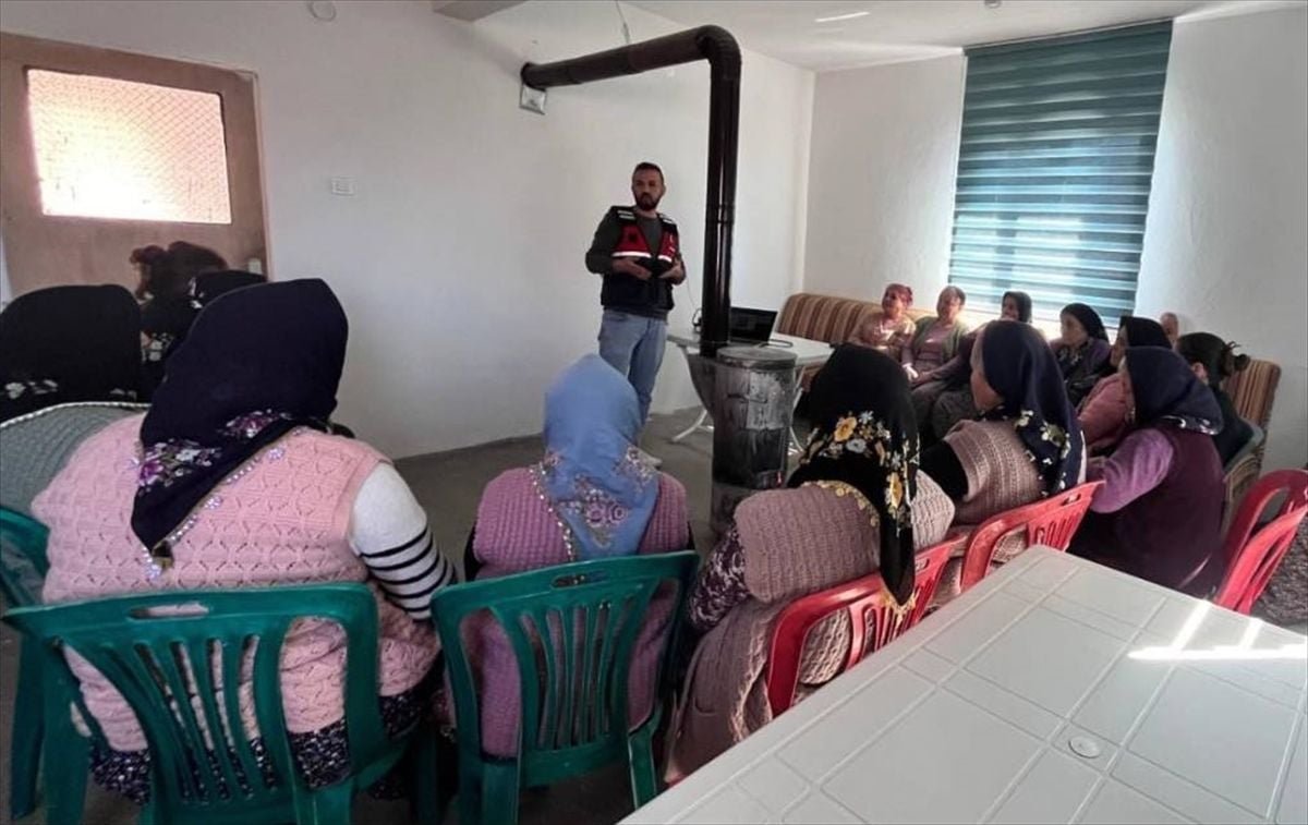 Gümüşhacıköy'de Jandarmadan "En İyi Narkotik Polisi Anne Projesi" eğitimi